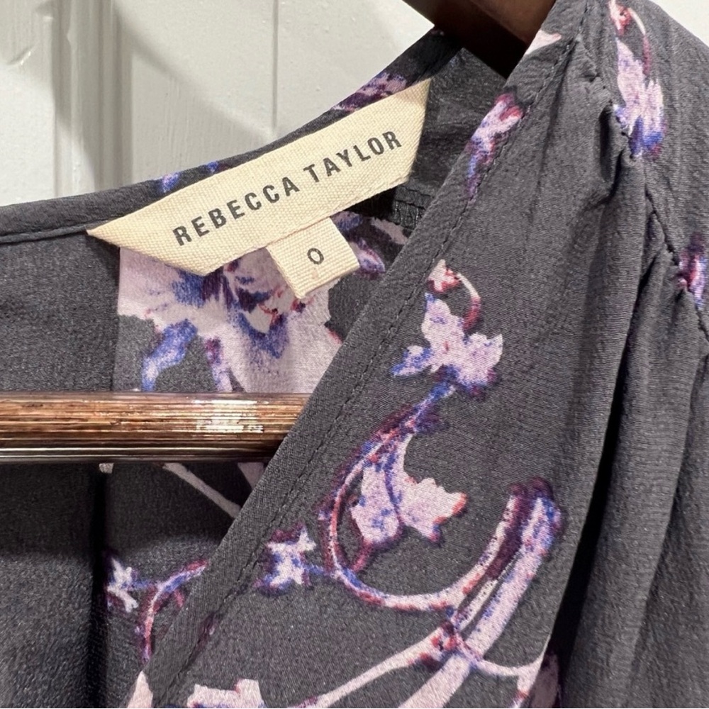 Rebecca Taylor Women's Grey Blouse with Purple Flowers Women’s Size 0 - Picture 3 of 4